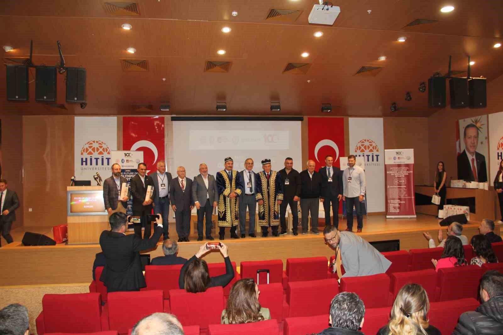 Ahmet Ayık: “Güreş bir bütündür; güreşin yağlısı, karakucağı olmaz”