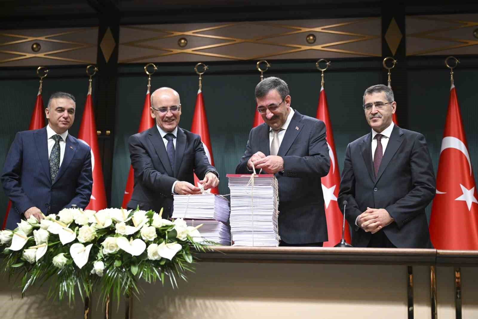 Cumhurbaşkanı Yardımcısı Yılmaz: “2023 yılının genelinde ekonomik büyümemizin yüzde 4,4 olarak gerçeklemesini öngörüyoruz”