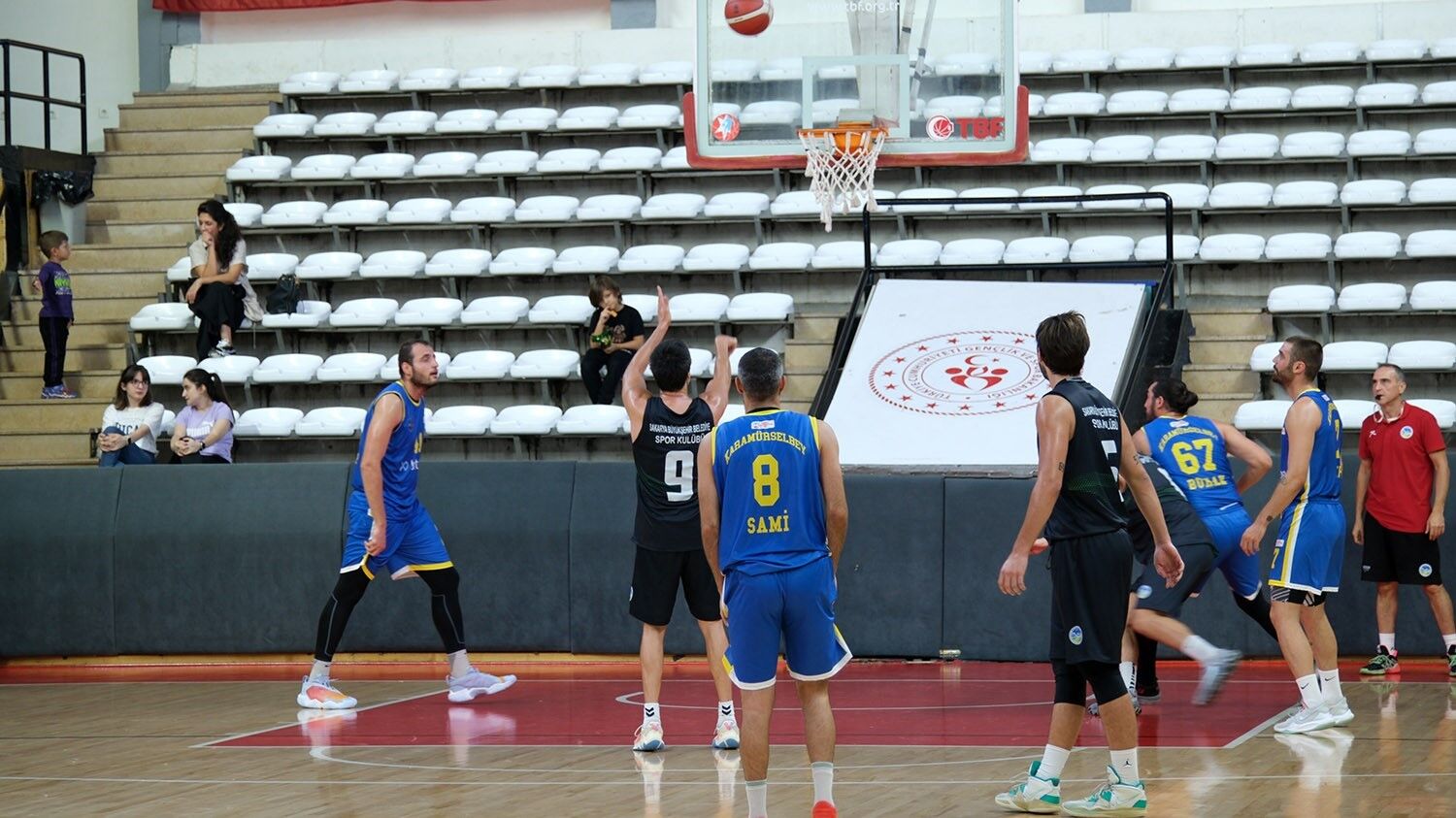 Büyükşehir Basketbol sahadan galip ayrıldı