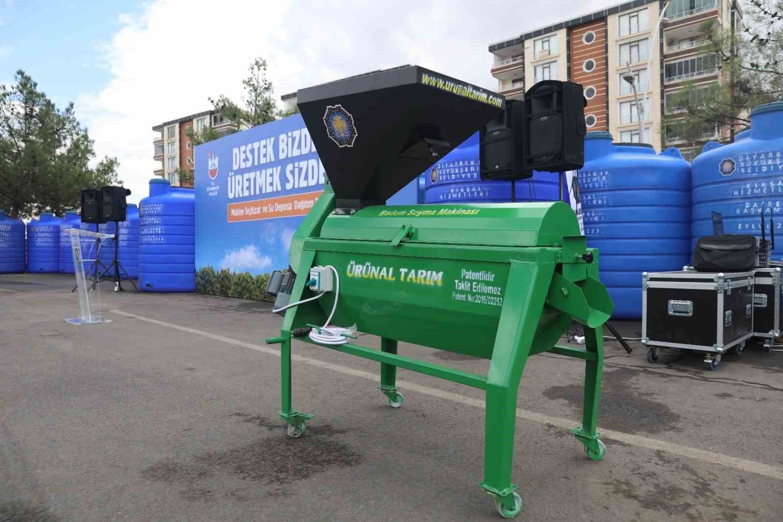 Diyarbakır’da çiftçilere makine ekipmanı desteği yapıldı