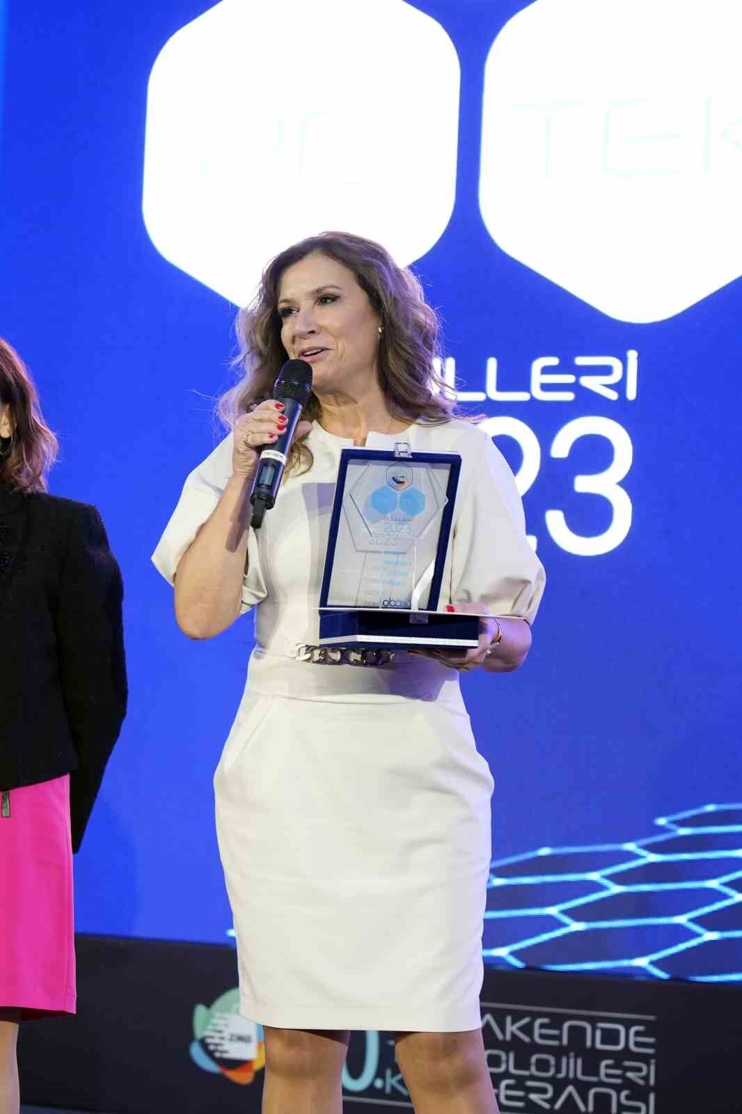 OBASE’e  ‘En İyi Teknoloji’ ödülü