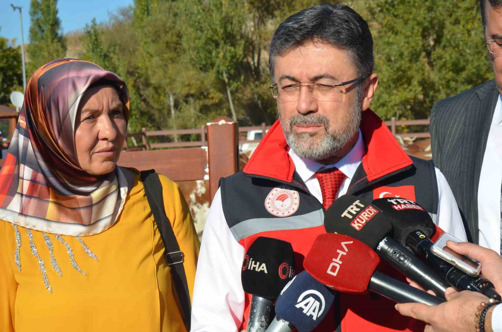 Malatyalı depremzedelere büyükbaş hayvan desteği