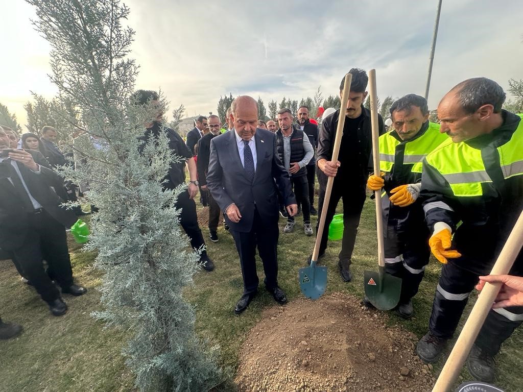 6 Şubat depremlerinde hayatını kaybeden KKTC vatandaşları anısına fidanlar dikildi
