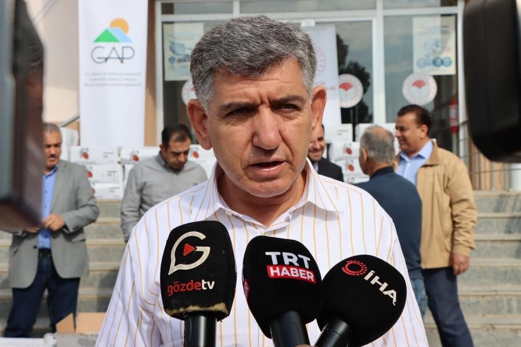 Arıcılara arı keki dağıtıldı