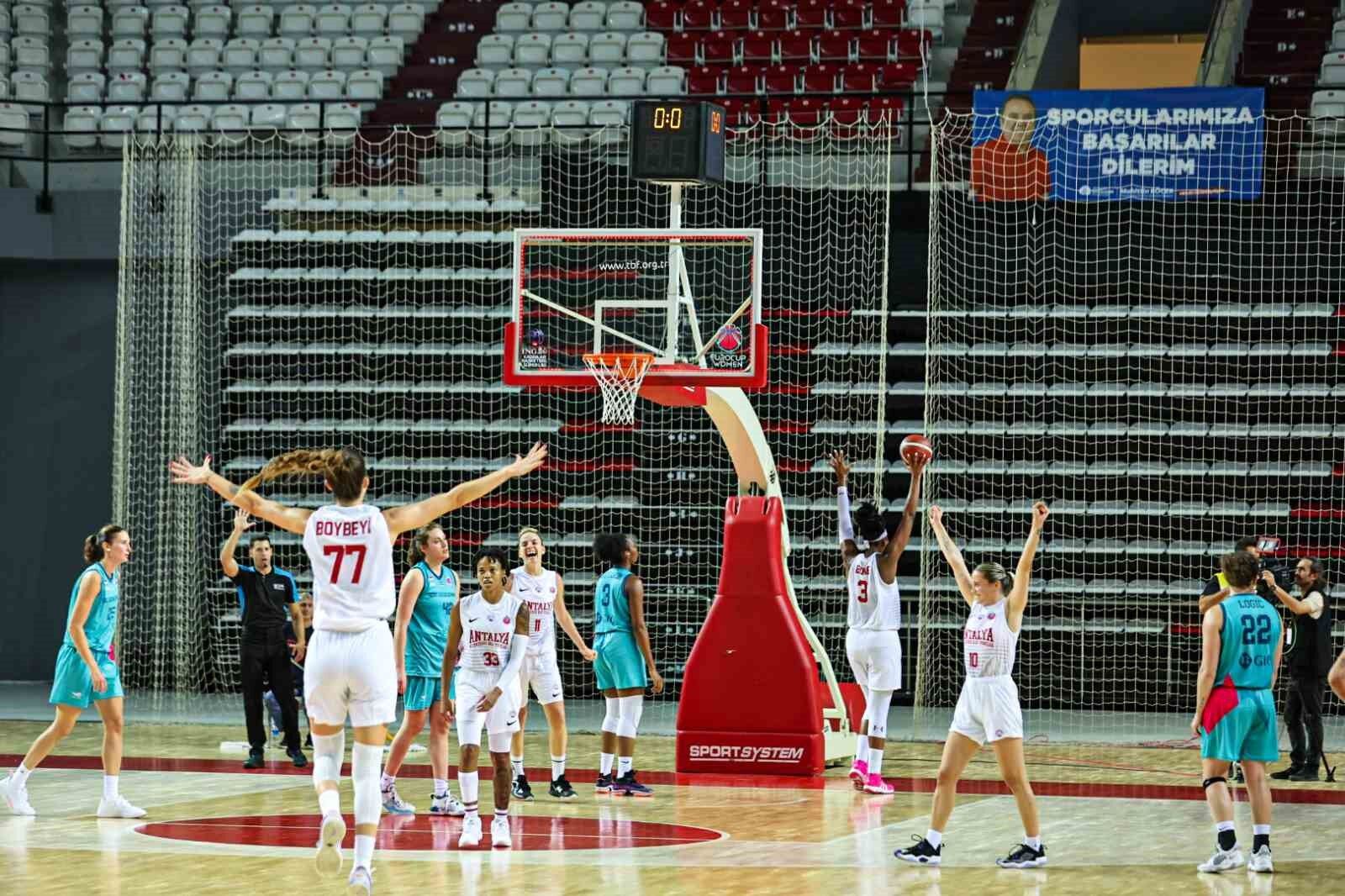 Toroslar Kadın Basketbol Takımı son saniyelerde galip