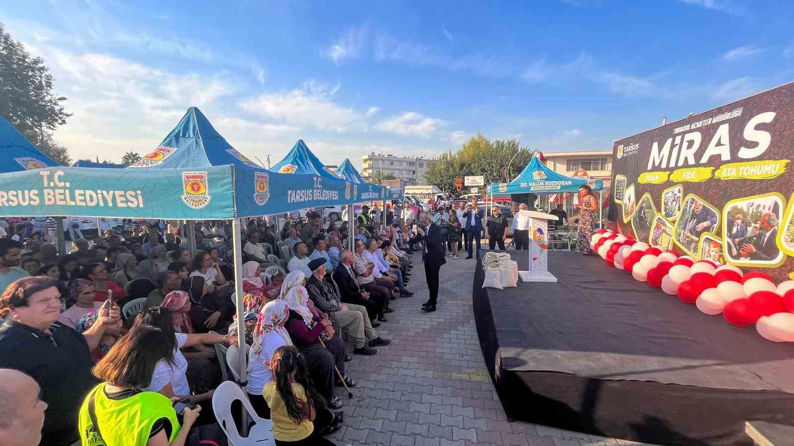 Tarsus’ta 1 milyon fide, 30 ton buğday ve 250 bin fidan ücretsiz dağıtıldı