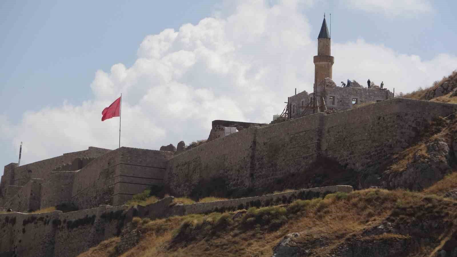 Osmanlı’nın Van’daki sembolü yeniden ibadete açılıyor