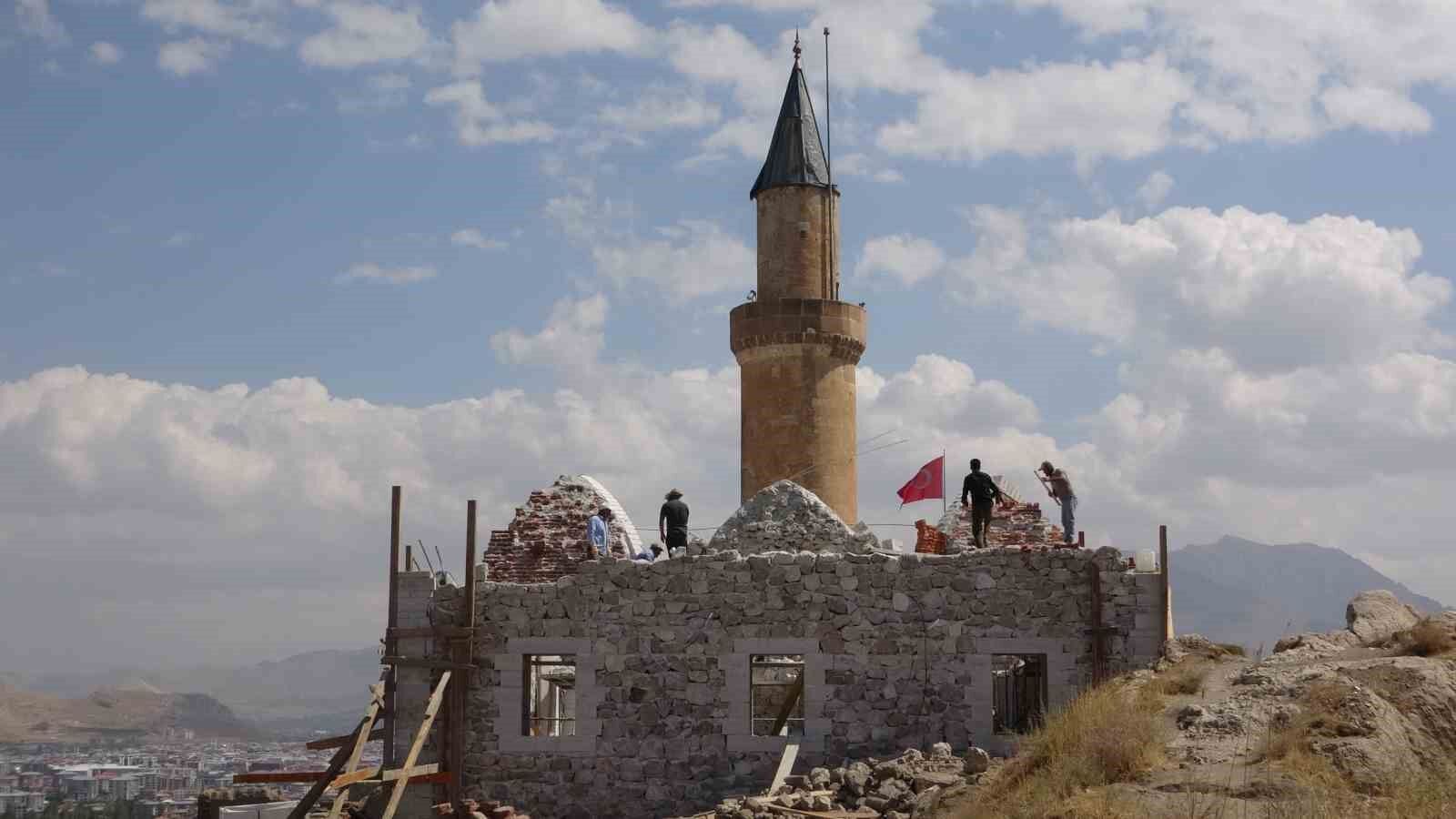 Osmanlı’nın Van’daki sembolü yeniden ibadete açılıyor