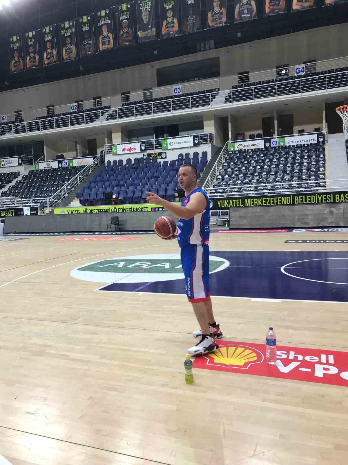 Basketbolda 2 farklı Guinness rekorunu kırdı