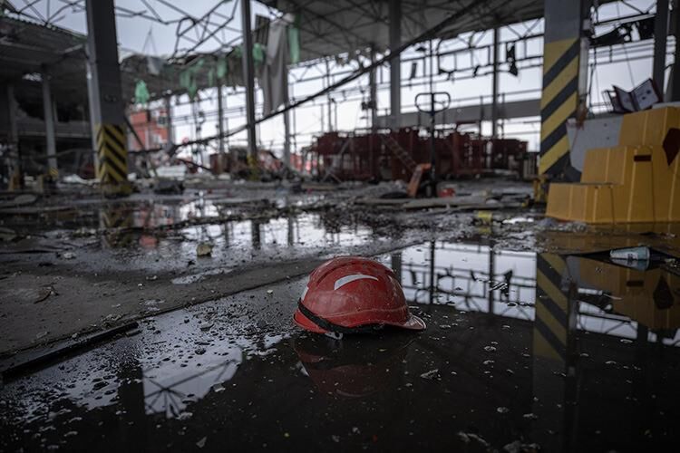 Ukrayna'da posta deposuna füzeyle saldırı