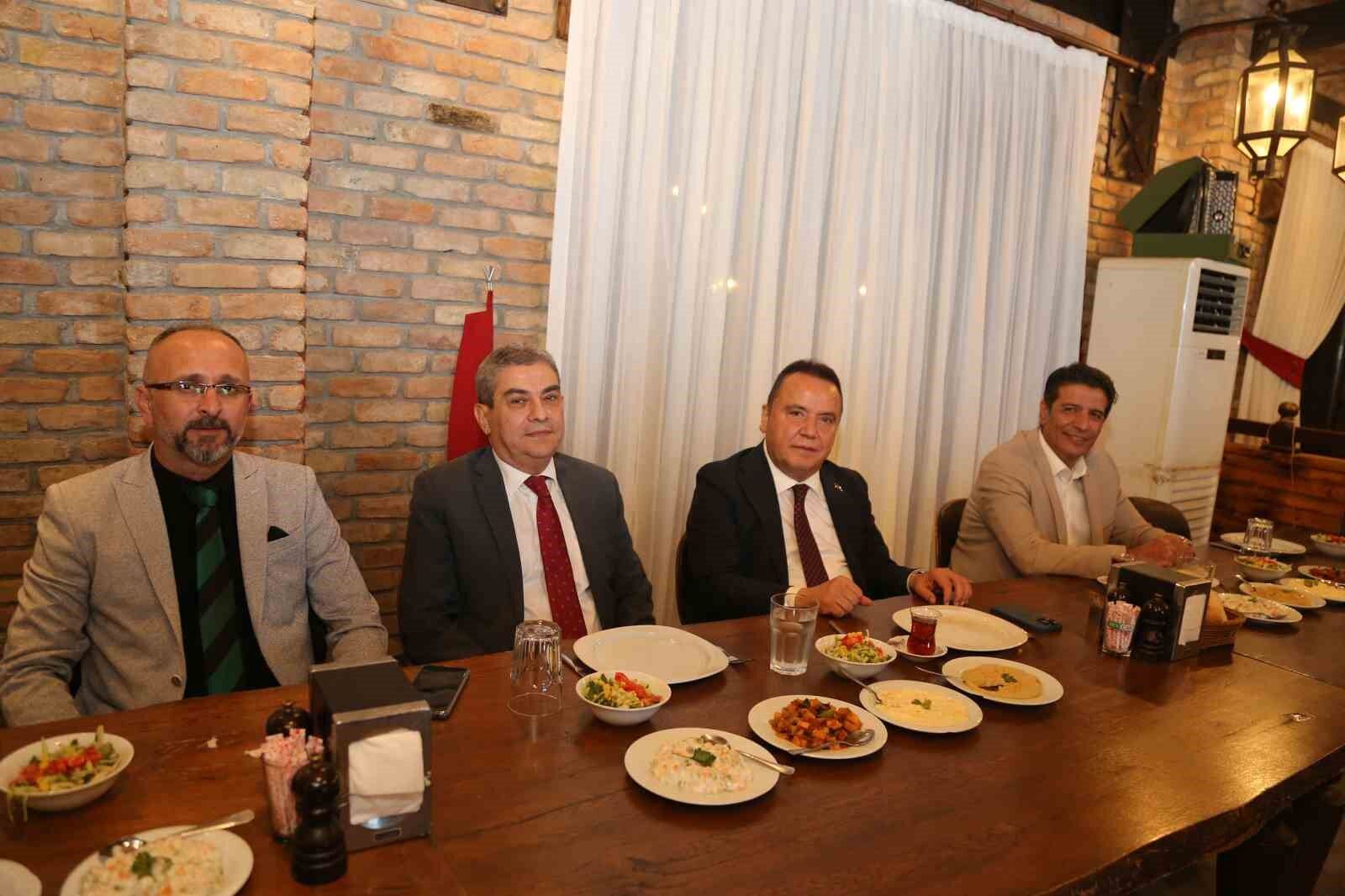 Başkan Genç, muhtarları ağırladı