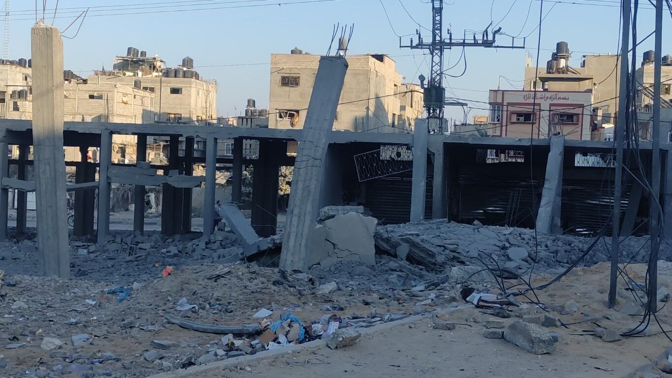 İsrail, Magazi Mülteci Kampı’nda çok sayıda binayı vurdu