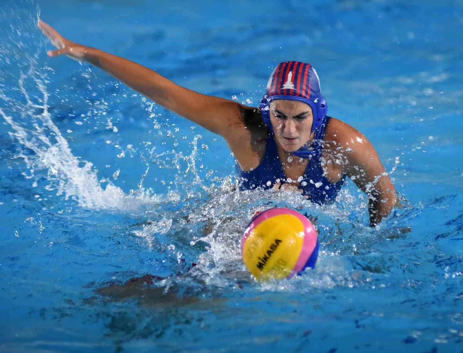 İzmir Büyükşehir Belediyesi Su Topu Kadın Takımı, LEN Challenger Cup için havuza giriyor