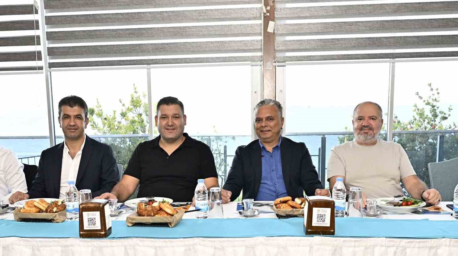 Başkan Uysal, ‘Voleybolda rüyalar şehrinin, rüya takımı olabiliriz’