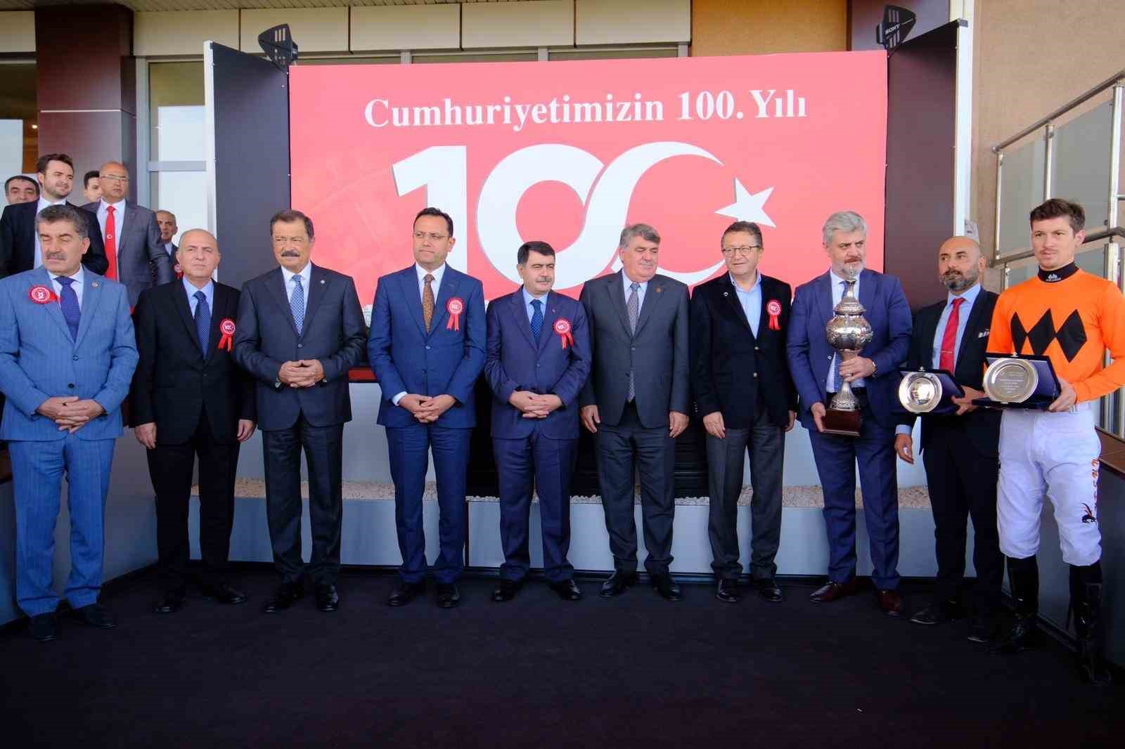 43. Cumhuriyet Koşusu ile 85. Cumhurbaşkanlığı Koşusu yapıldı