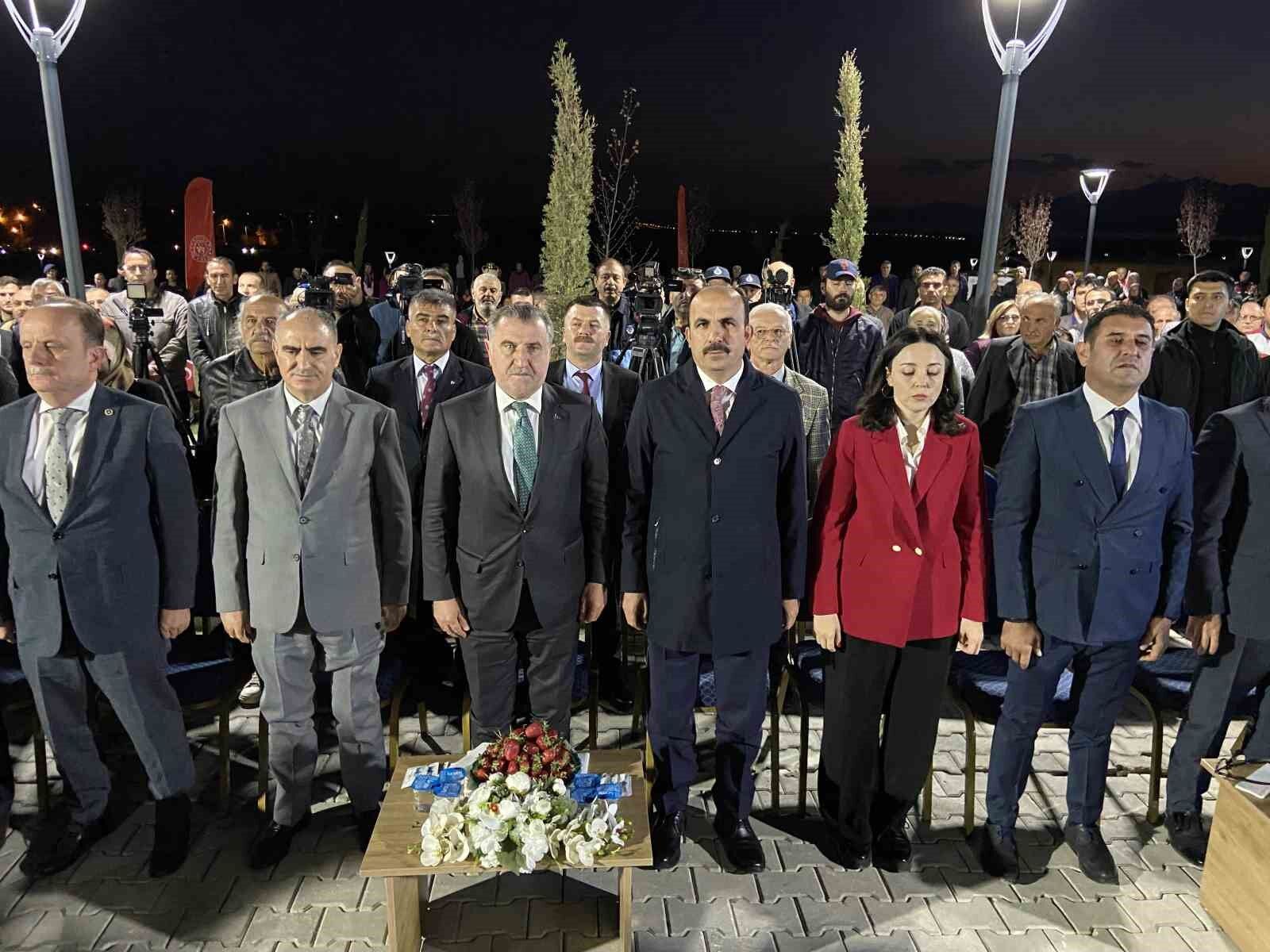 Gençlik ve Spor Bakanı Bak: “Gençlerimizin çiftçilikle uğraşmasını istiyoruz”