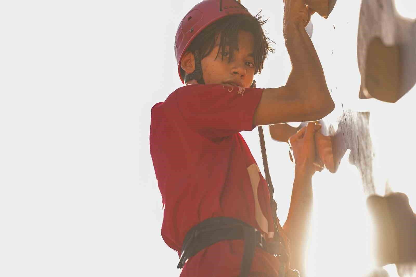 Macera parkurlarında eğlenceli ve adrenalin dolu anlar yaşadılar