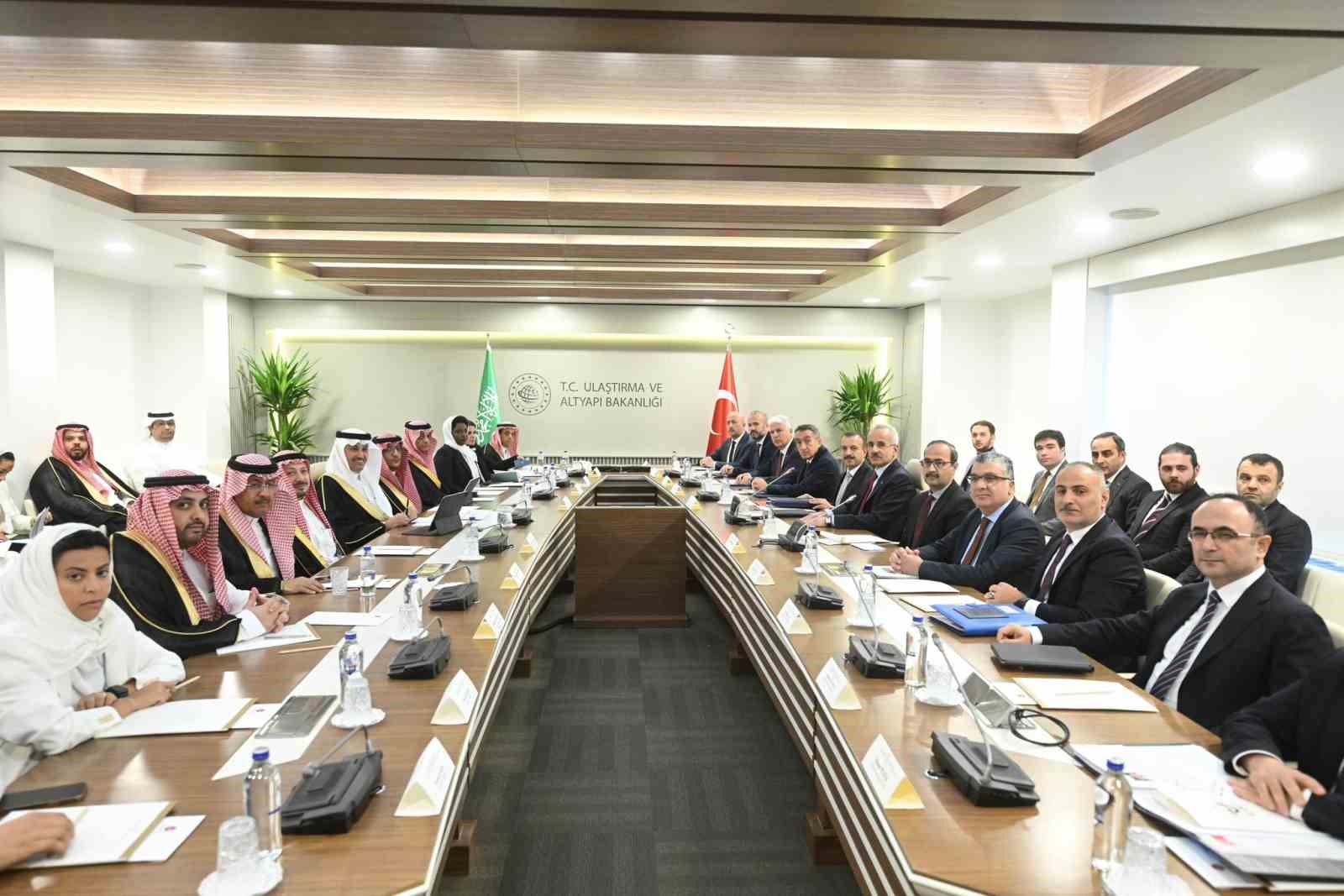 Bakan Uraloğlu’ndan Suudi Arabistan ile deniz taşımacılığı alanında iş birliği mesajı