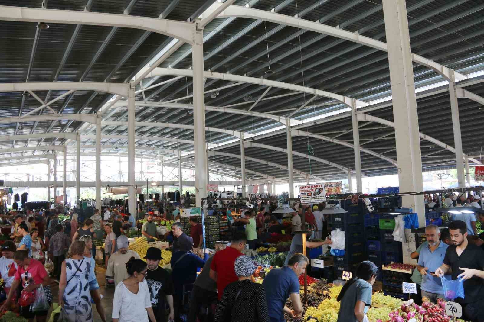 Antalya’da bağıran pazarcıya taviz yok, anonslarla sürekli uyarılıyorlar