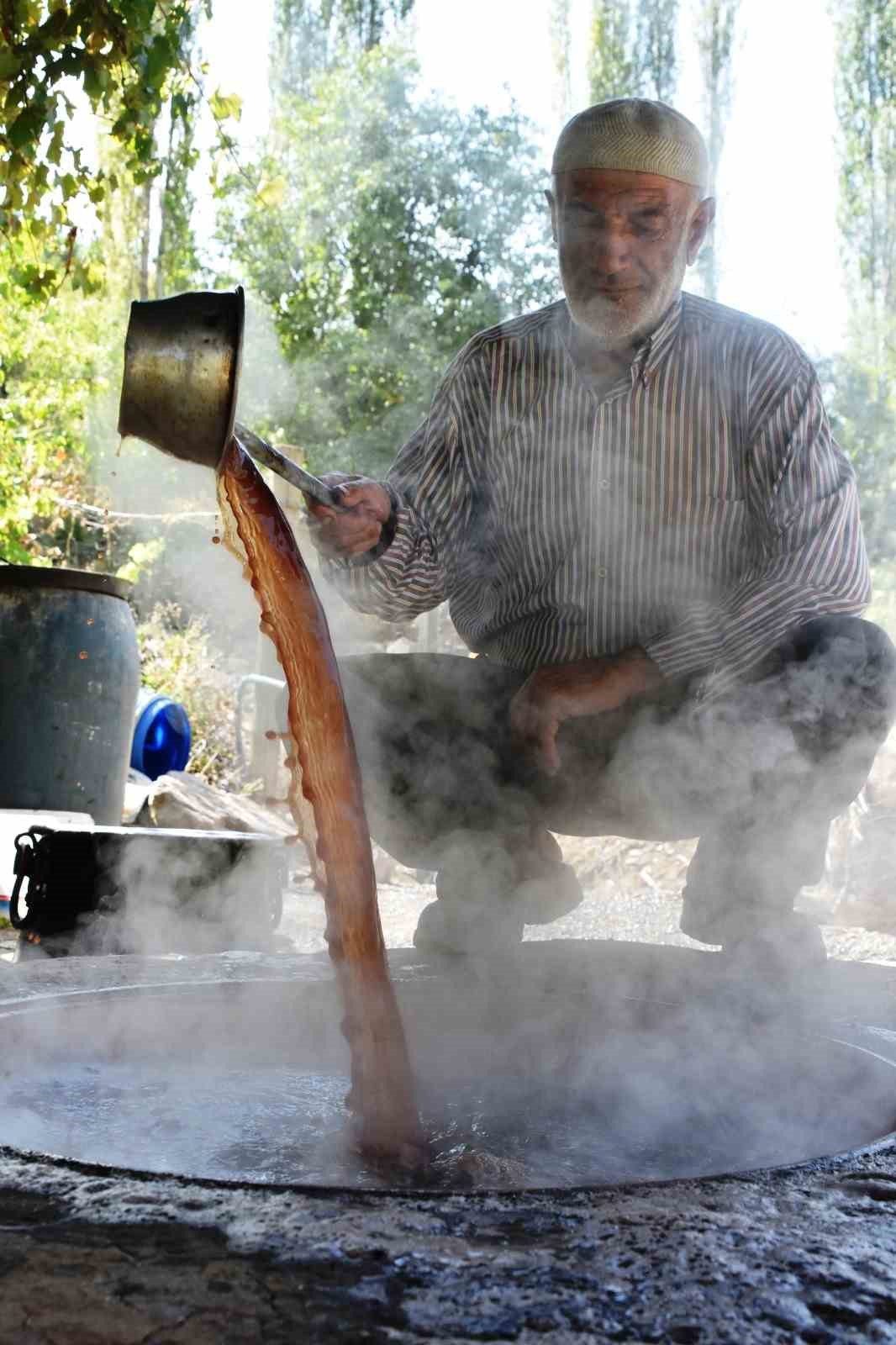 150-200 yıldır doğal yollarla yapılan üzüm pekmezine yoğun ilgi