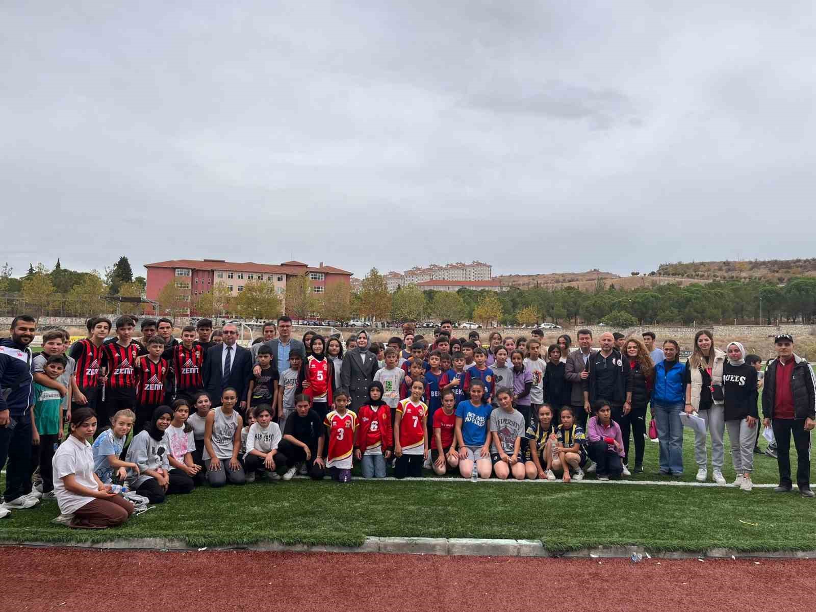 Sındırgı’da 100 genç 100. yıl için koştu