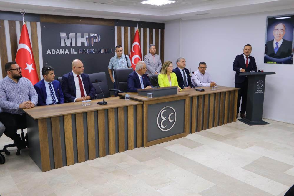 Zafer Partisi'nden istifa eden 87 kişi MHP'ye katıldı