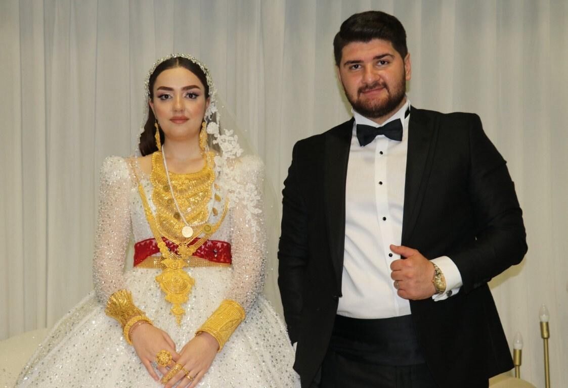 Yaklaşık 6 saat sürdü: Düğünde damada 10 milyon TL, geline ise kilolarca altın takıldı!