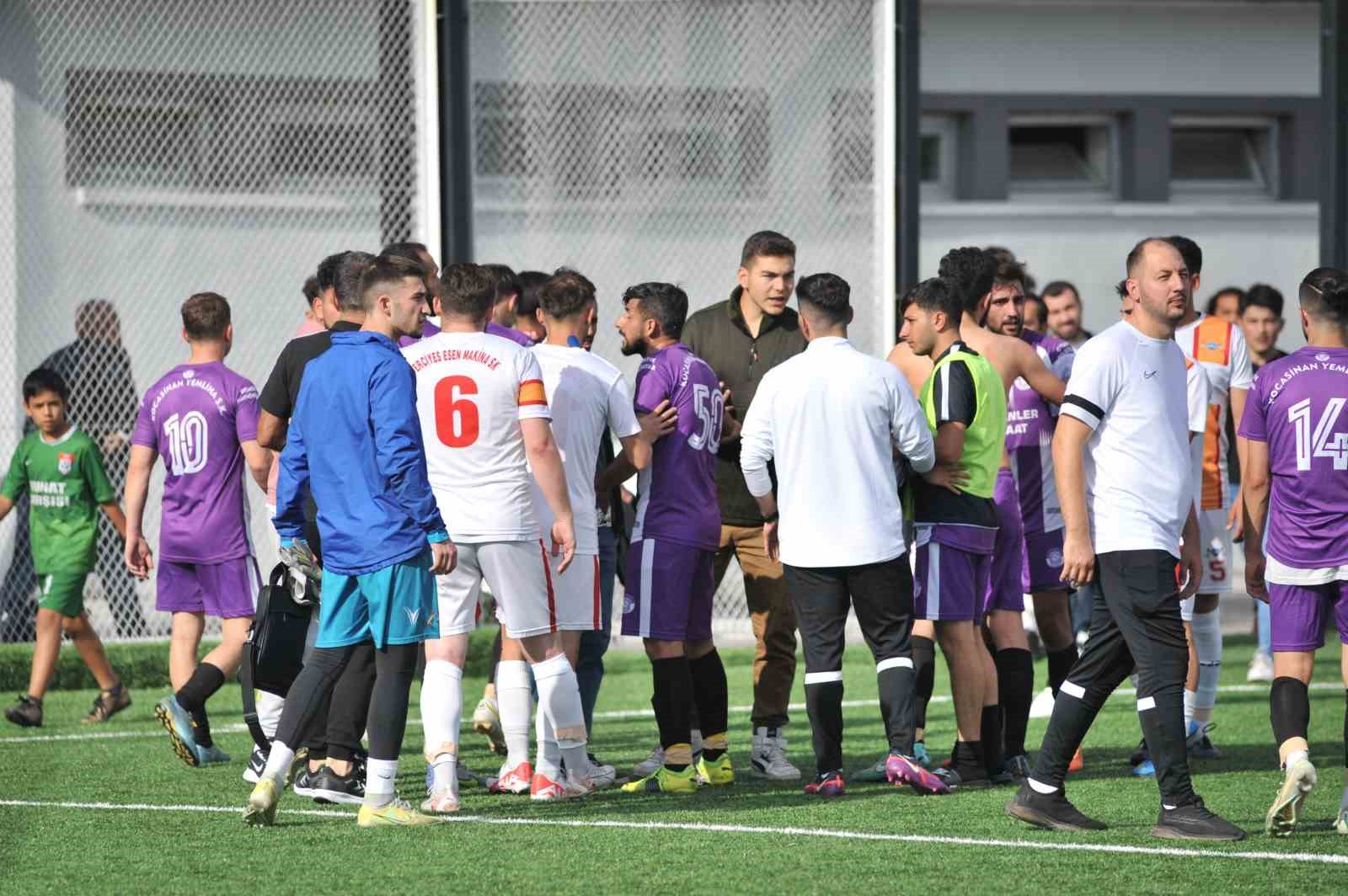 Amatör kümenin ilk haftasında 6 kırmızı kart çıktı