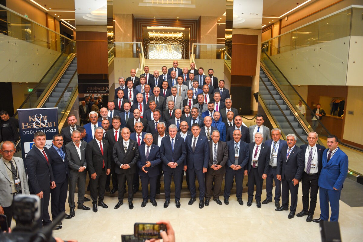 Niğde Belediye Başkanı Özdemir, ’Yılın Belediye Başkanı’ seçildi