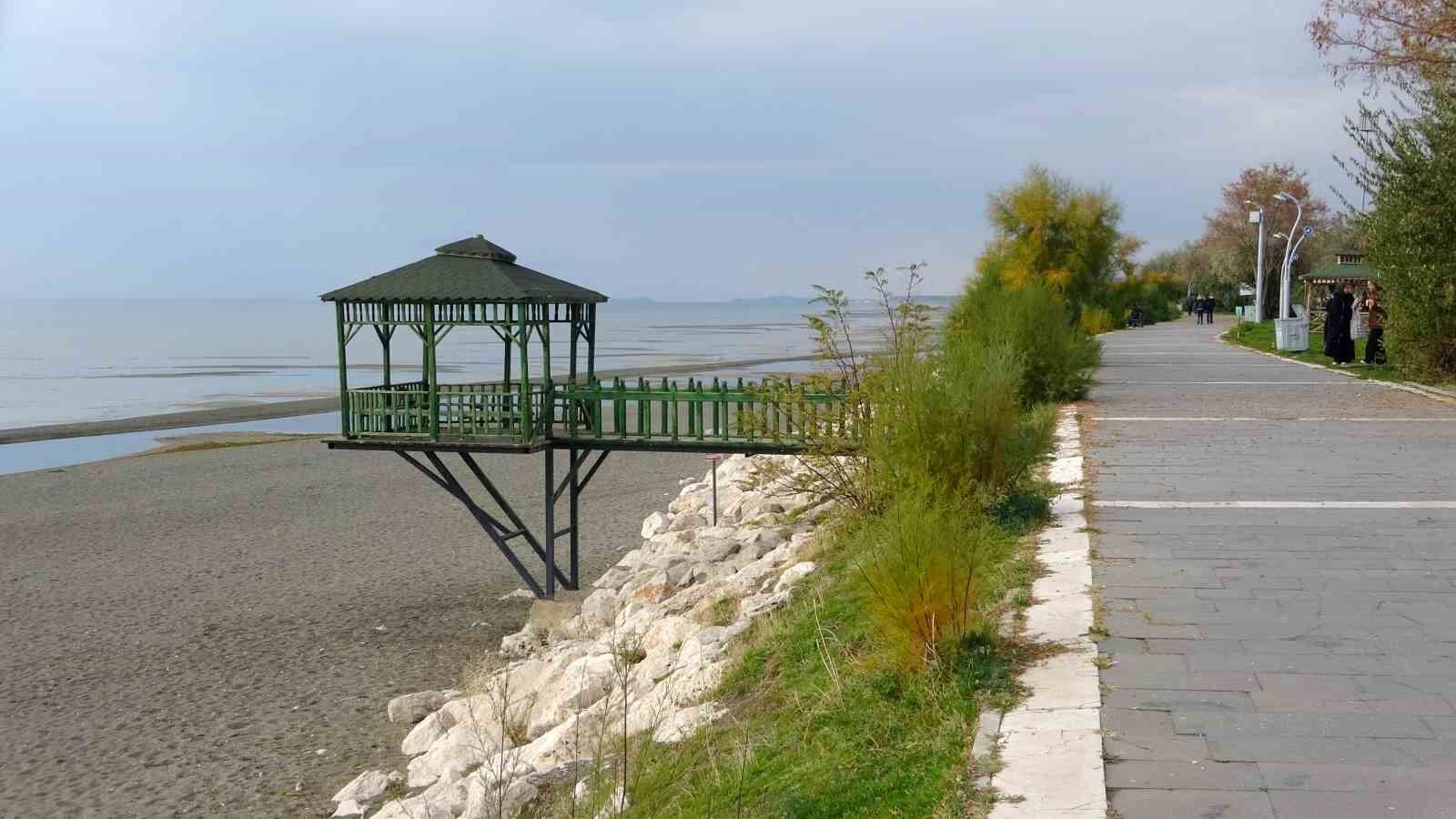 Van’daki ’bahar havası’ bilim adamlarını endişelendiriyor