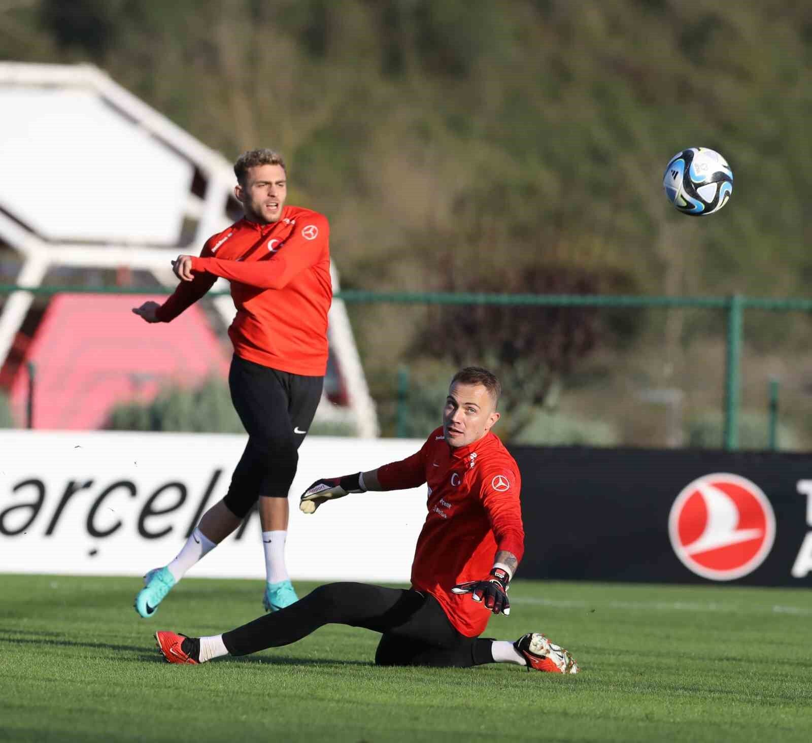 A Milli Futbol Takımı, Almanya ve Galler maçı hazırlıklarını sürdürdü