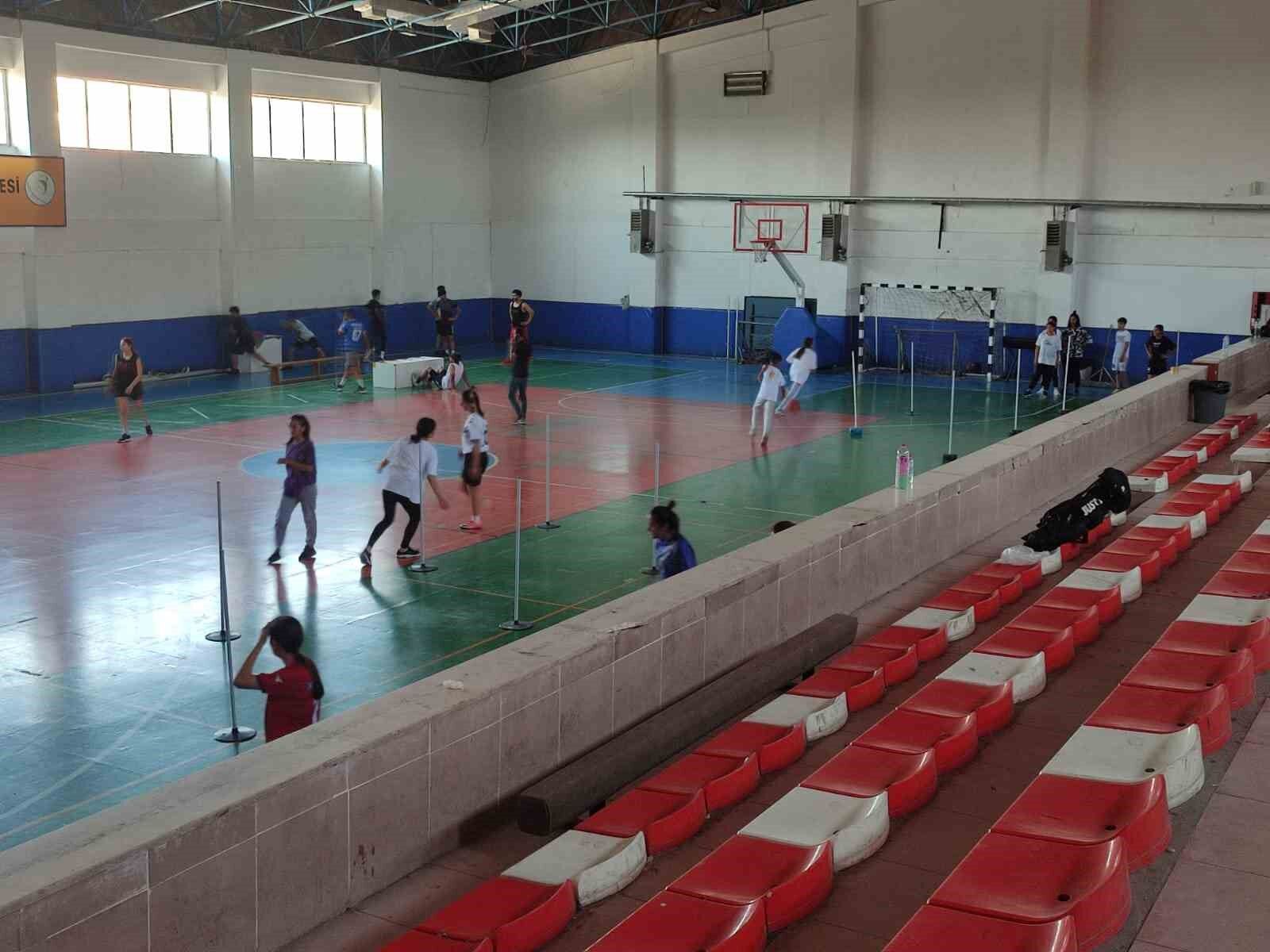 Van Büyükşehir Belediyesinin kursuyla 68 öğrenci üniversiteli oldu