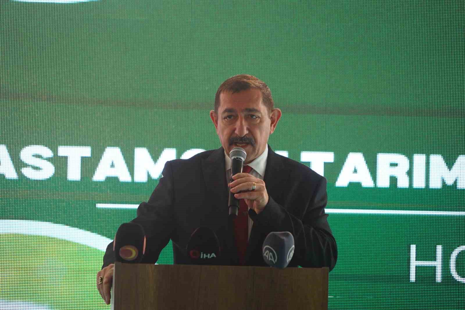 Vali Dallı’dan kadınlara özel çağrı: “Eşlerinizi memleketine geri döndürmek için ikna edin”