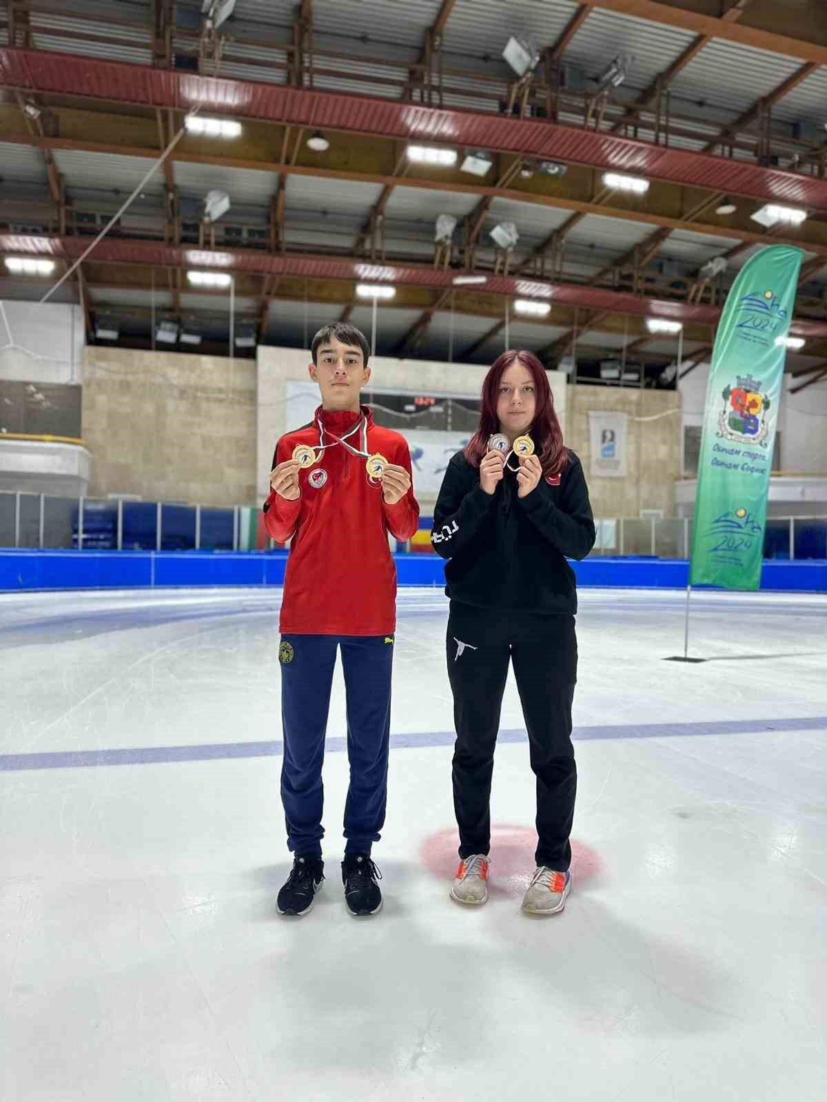 Sporcularımız kısa kulvarda madalyaları topladı