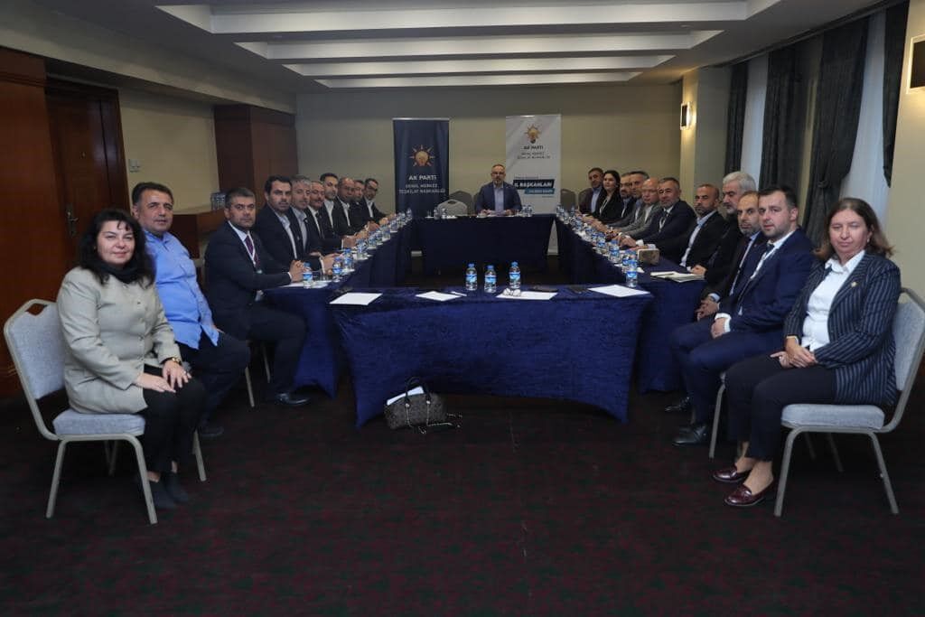 AK Parti İl Başkanları kampta