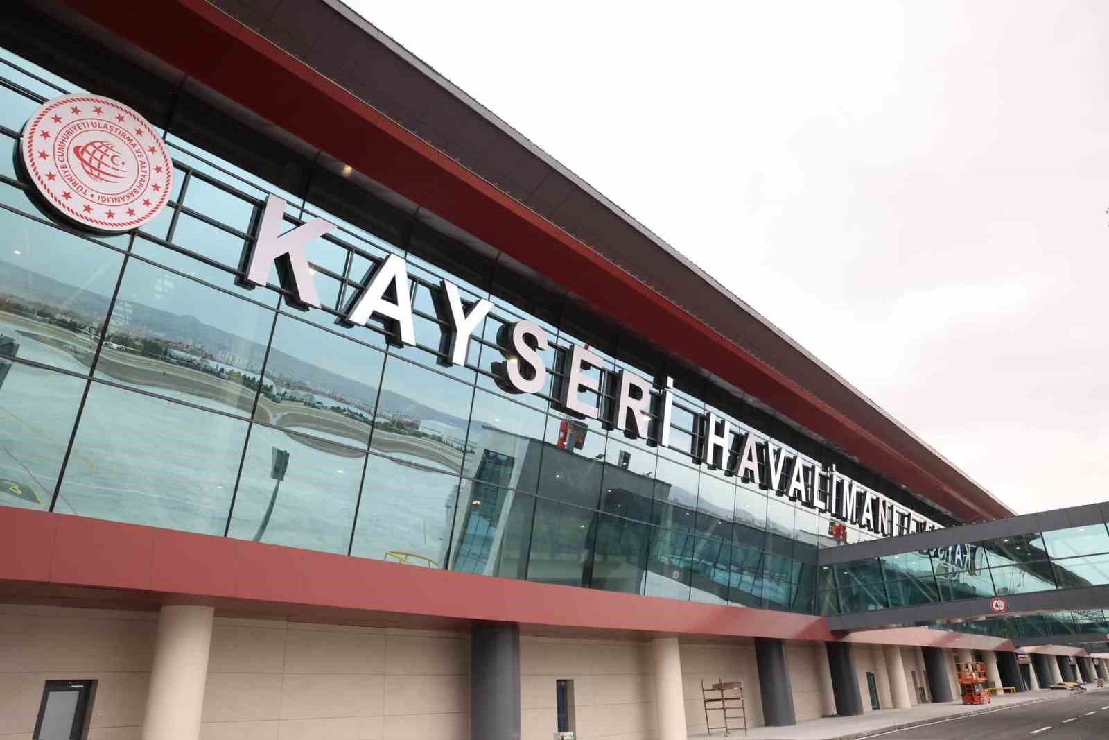 Havalimanı yeni terminal binası açılış için gün sayıyor