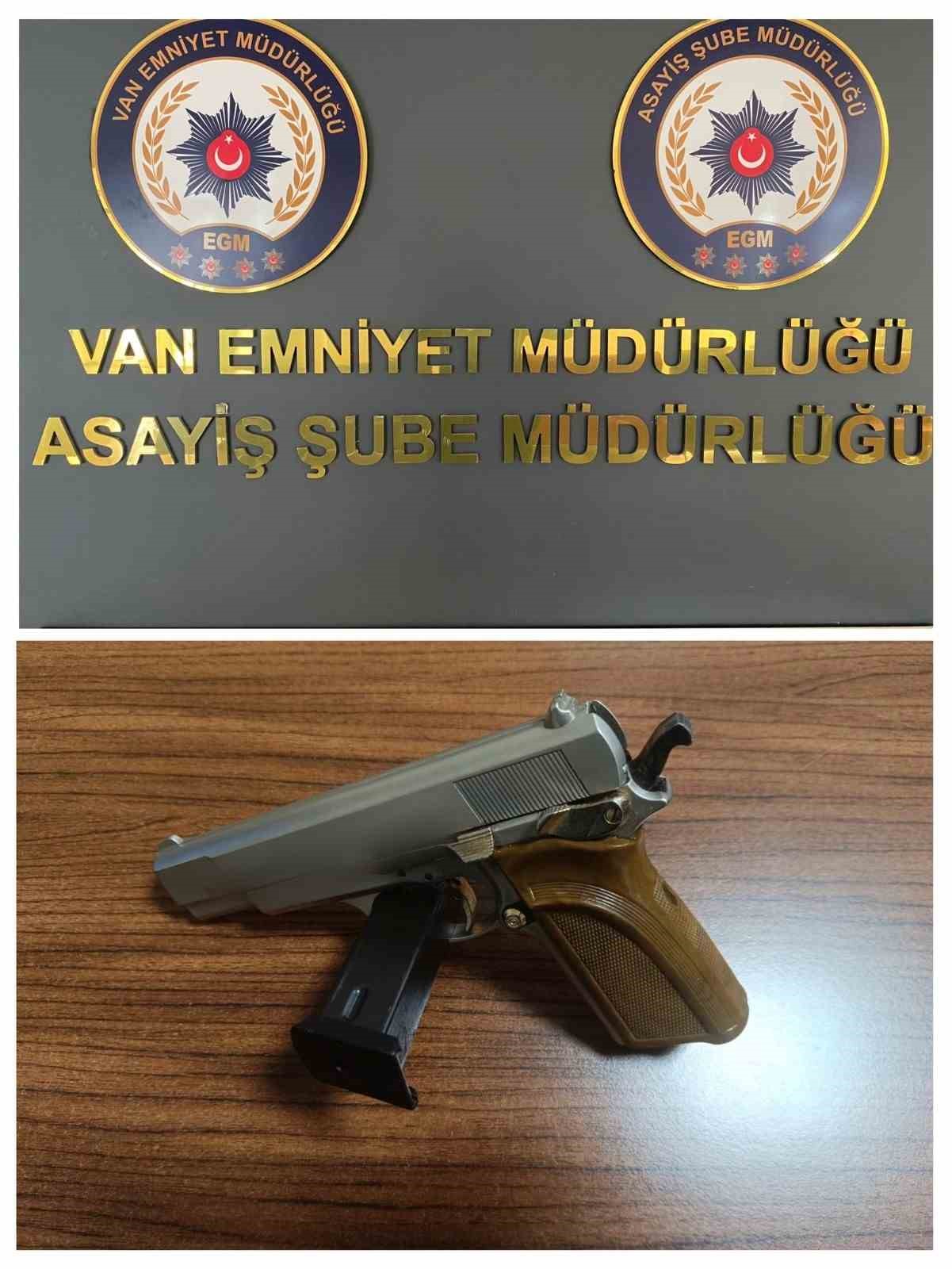 Van’da değişik suçlardan 12 kişi tutuklandı