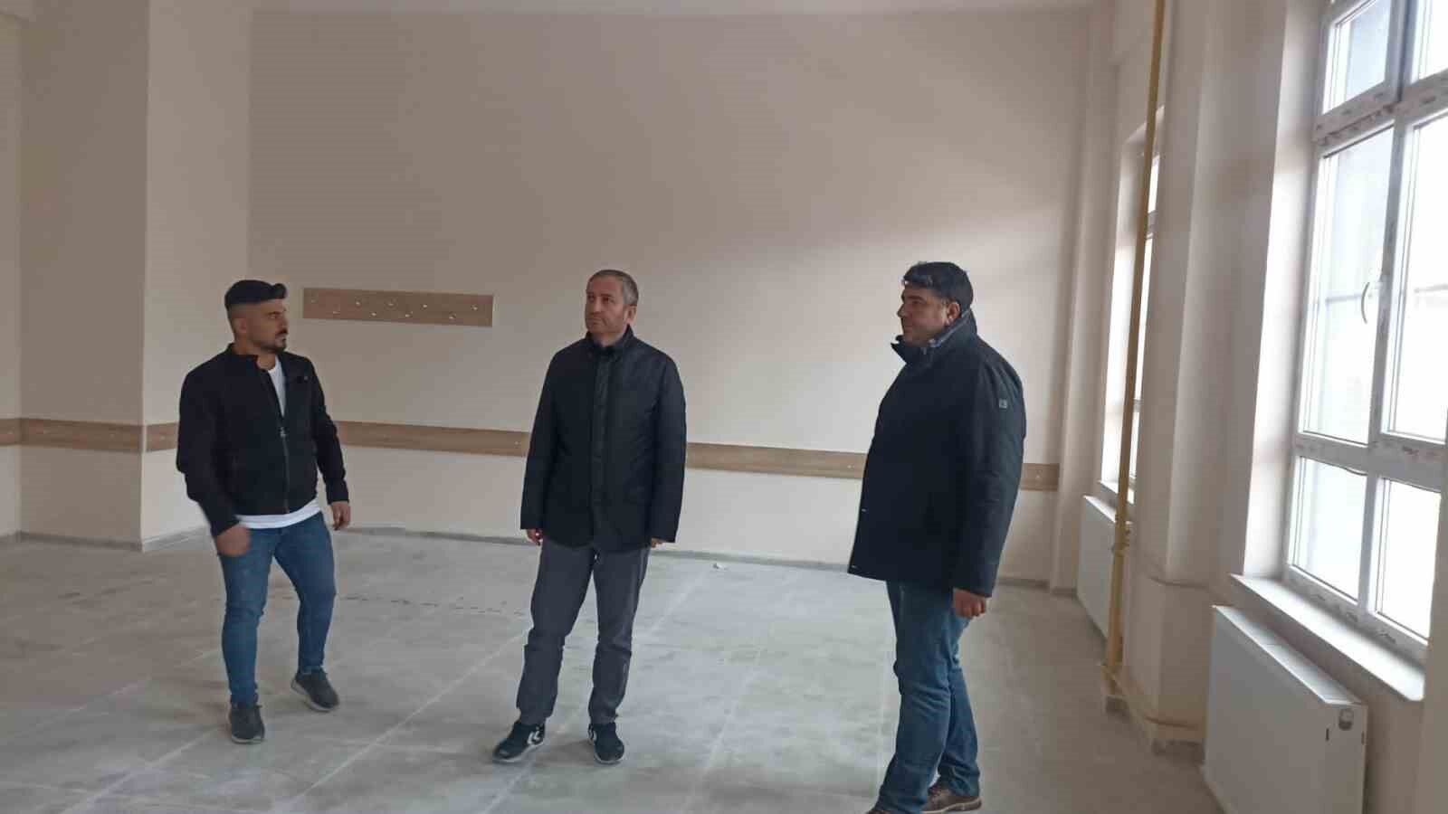 Ağrı İl Milli Eğitim Müdürü Kökrek, Patnos’taki okul inşaatlarını denetledi