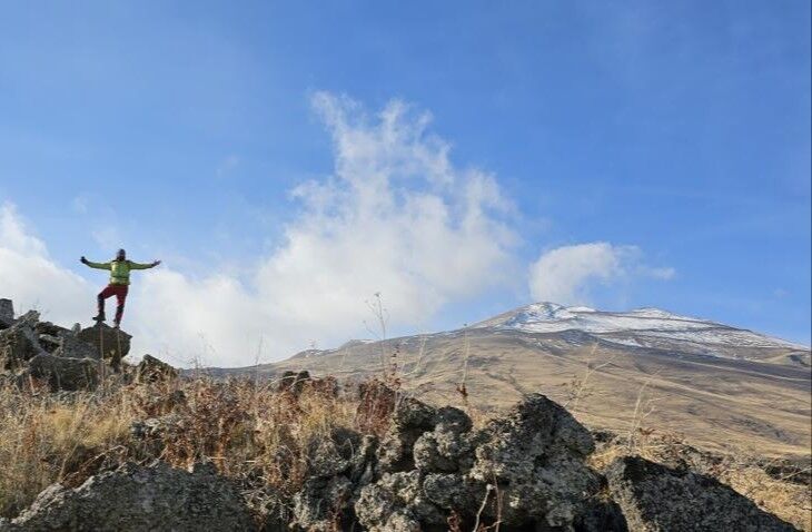 Dağcılar 3 bin rakımlı Tendürek Dağı’na tırmandı