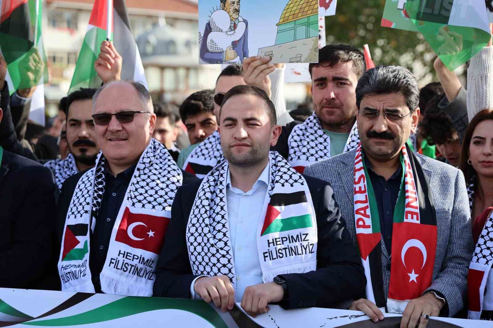 Gençlerden Gazze’ye destek