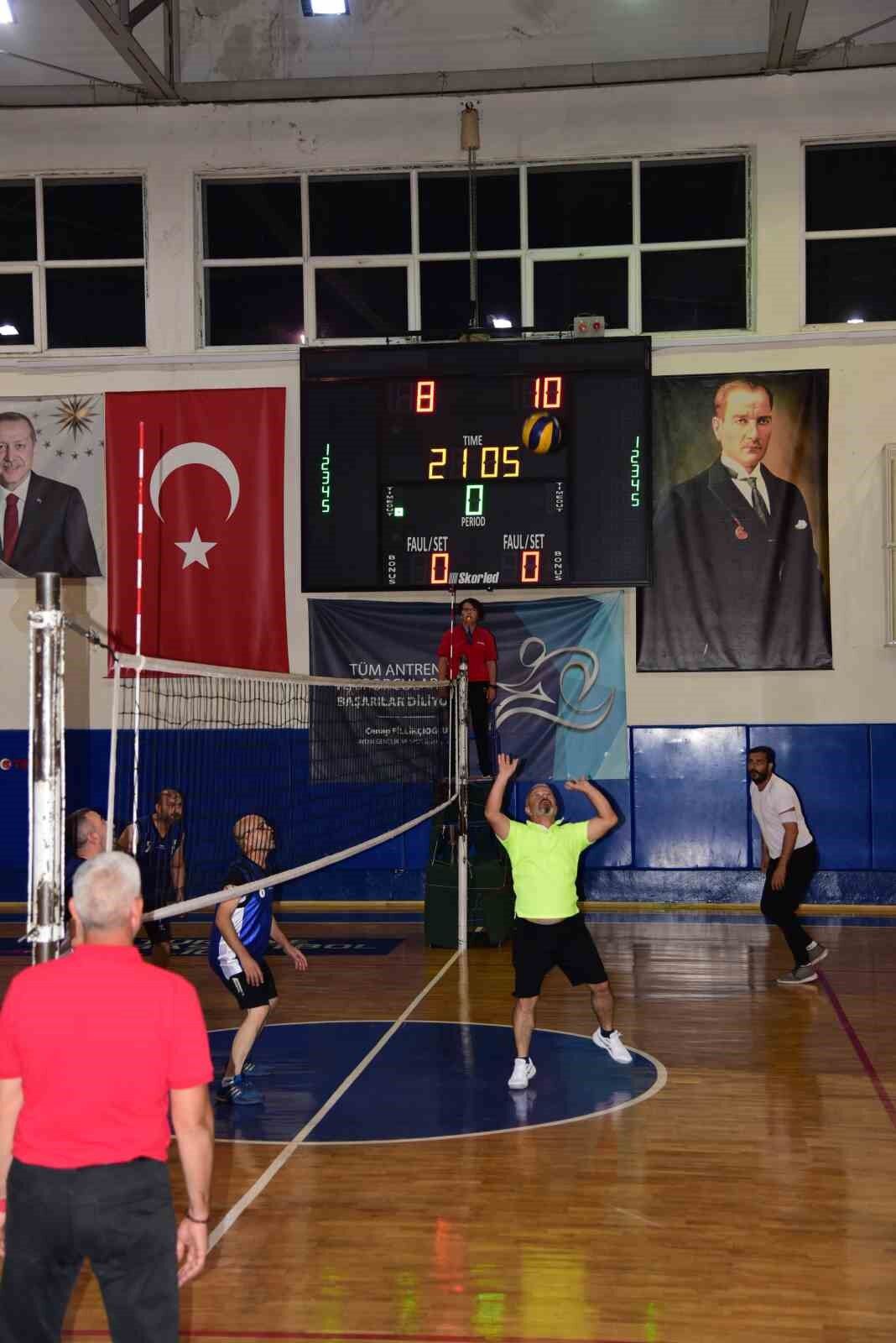 Nazilli’de öğretmenlerin 100. yıl şampiyonu NAMTAL oldu