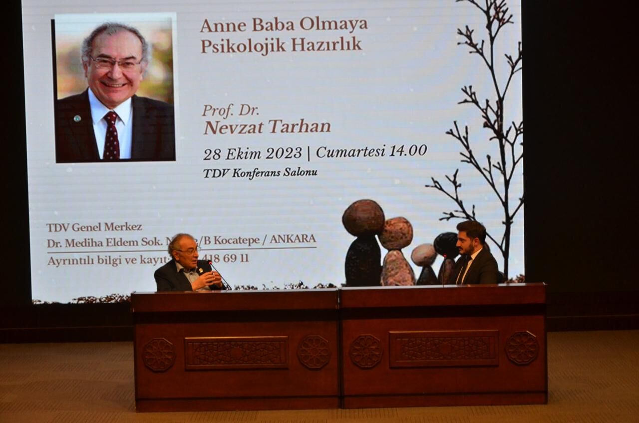 TDV KAGEM’in “Anne Baba Okulu” seminerleri başladı