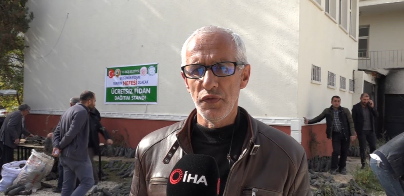 Erciş’teki yetiştiricilere 30 bin adet ceviz ve badem fidanı dağıtıldı