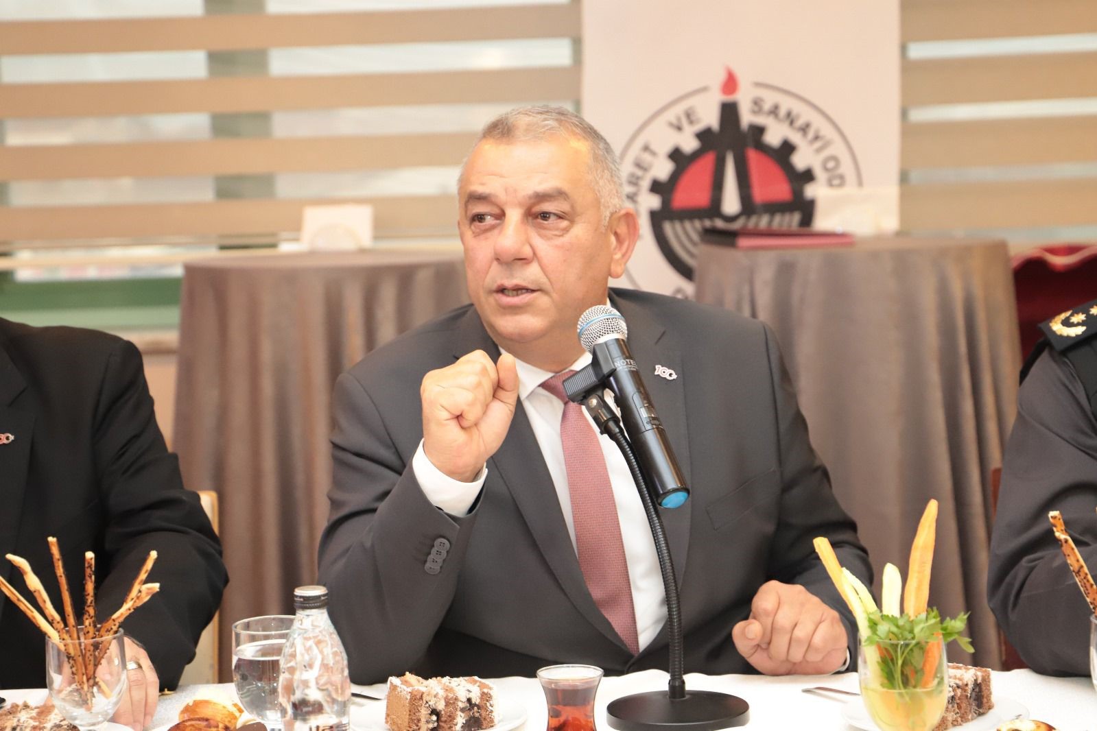 Yeni bina için imzalar atıldı