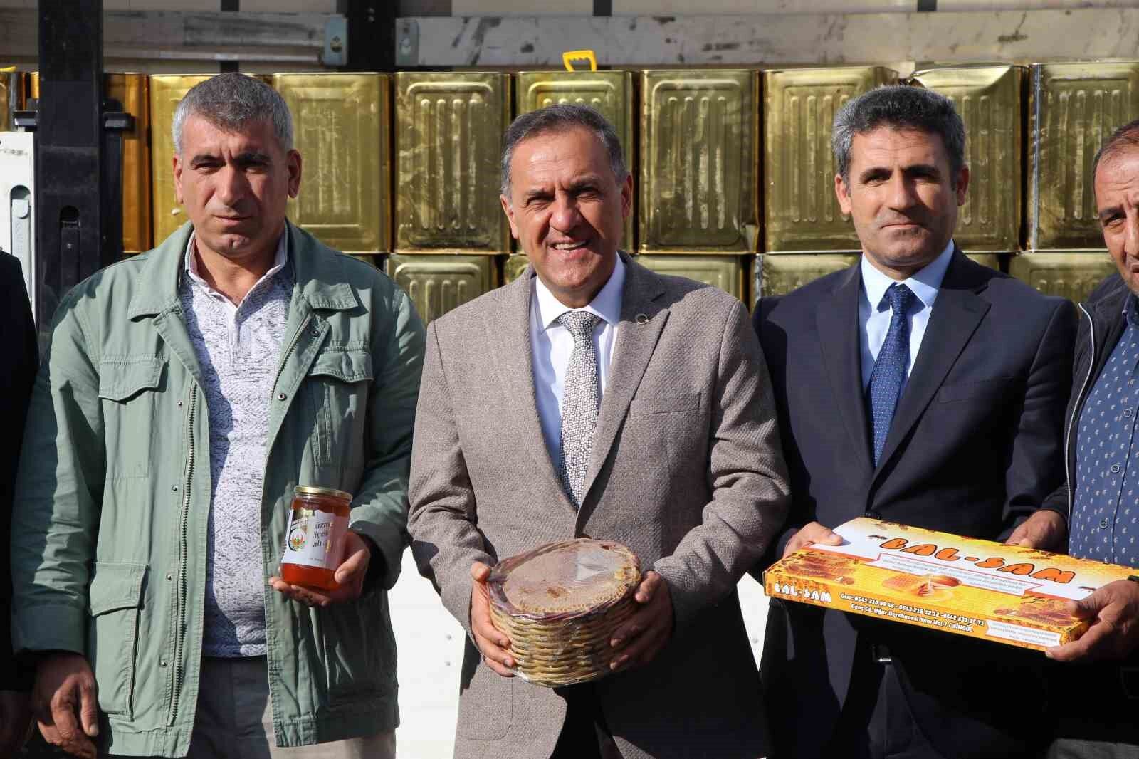 Bingöllü üreticilerden alınan ballar, Tarım Kredi Kooperatifi marketlerine gönderildi