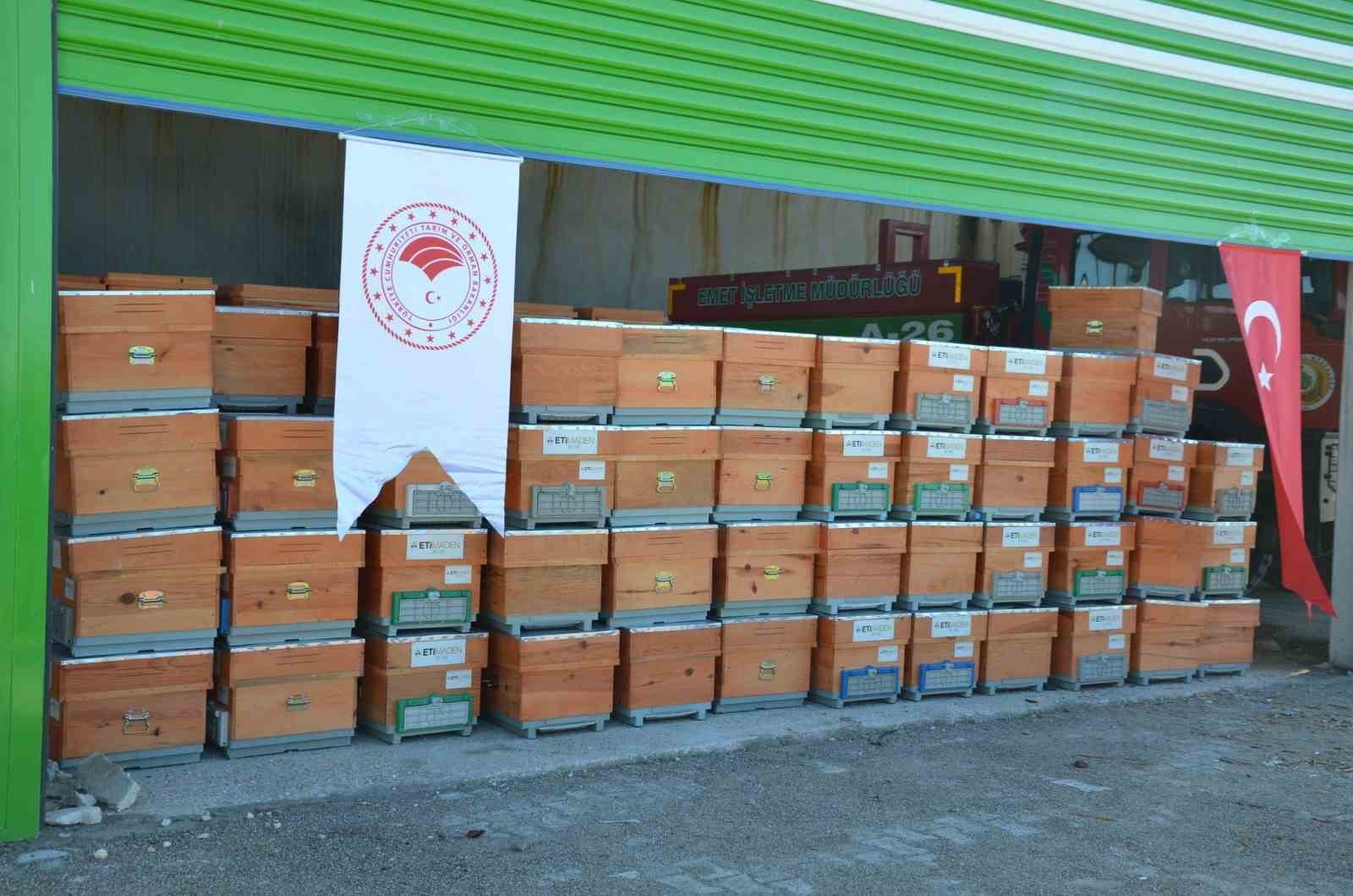 Emet arıcılıkta marka olma yolunda