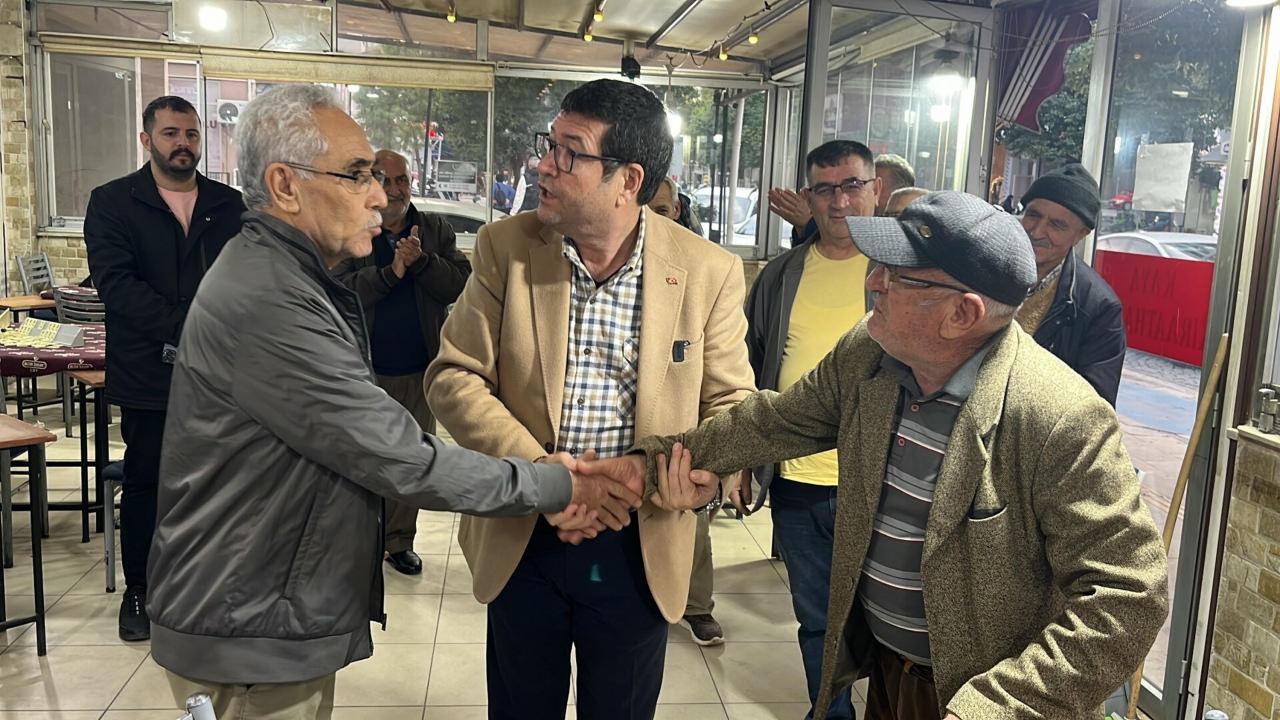 Kahvehanedeki istekalı dede kavgası tatlıya bağlandı