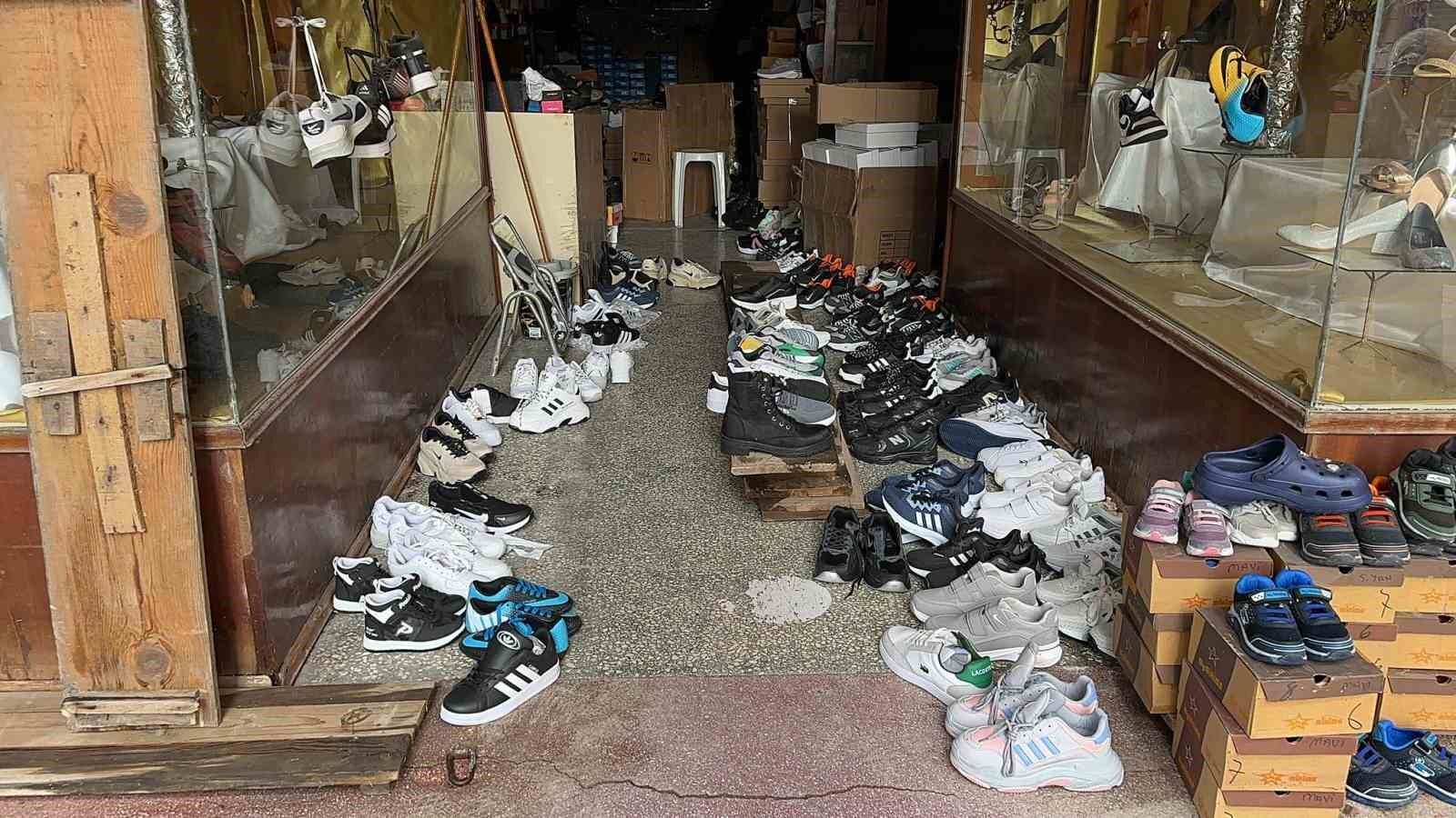 Denizle karanın birleştiği İskenderun’da hayat normale dönüyor