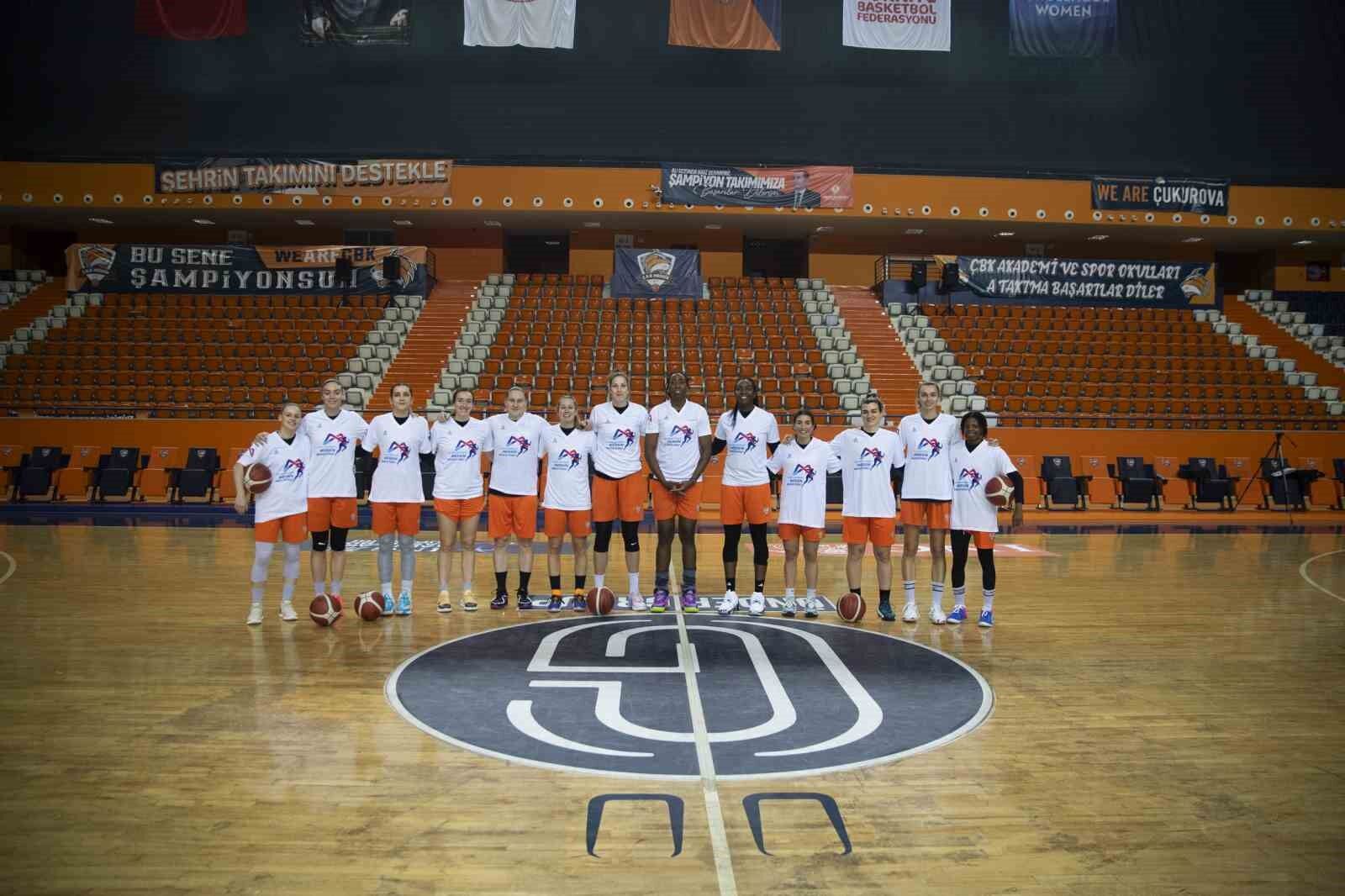 Kadın basketbolcular, tüm vatandaş ve sporcuları maratona davet etti