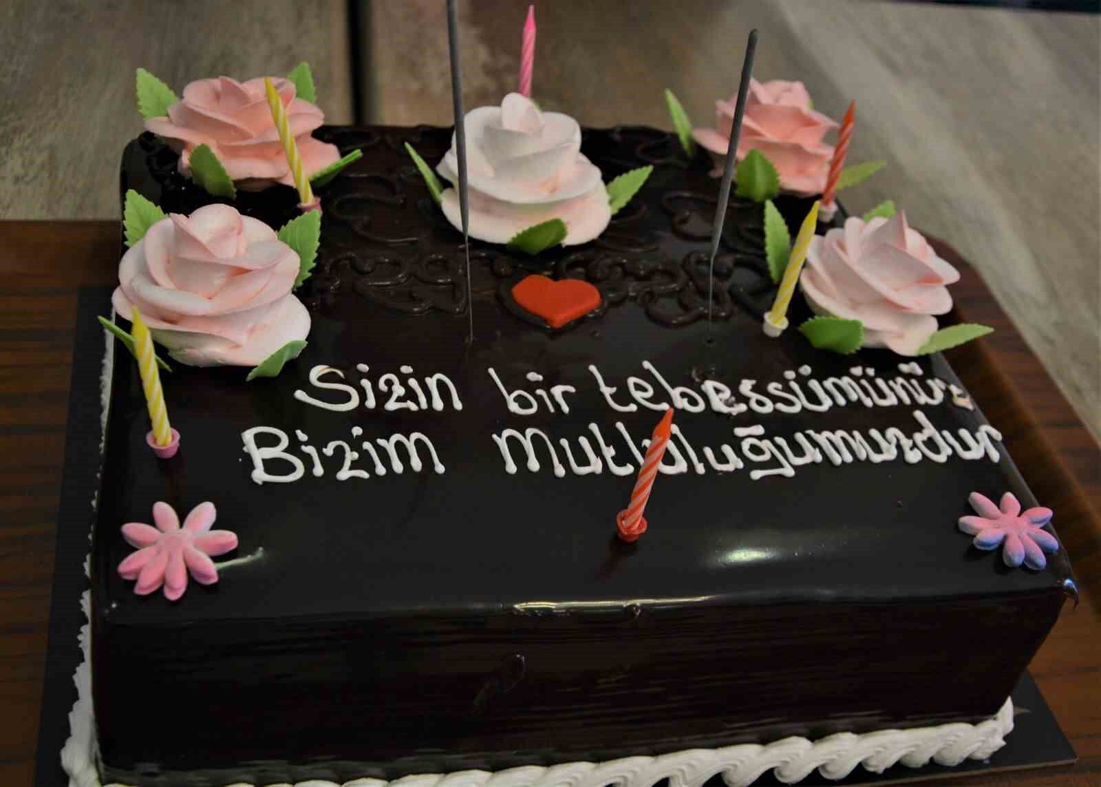 Hem sosyalleşiyorlar hem de iş hayatına katılıyorlar